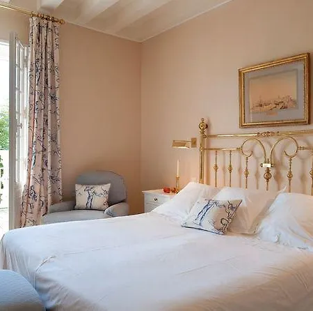 Hotel Les Pres D'eugenie 5*