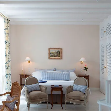 Les Pres D'eugenie Hotel