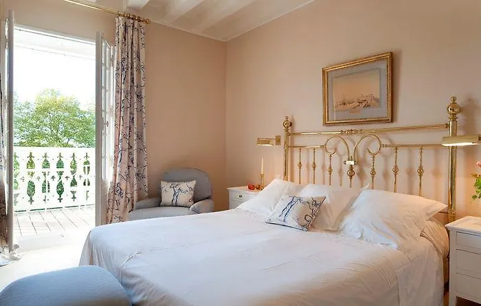 Hotel Les Pres D'eugenie 5*