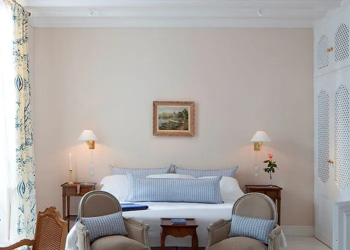 Les Pres D'eugenie Hotel