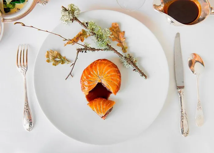 Les Pres D'eugenie Hotel