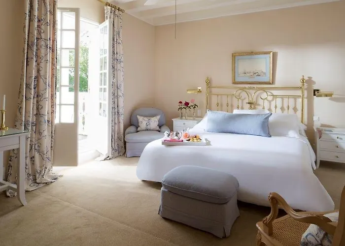 Les Pres D'eugenie Hotel